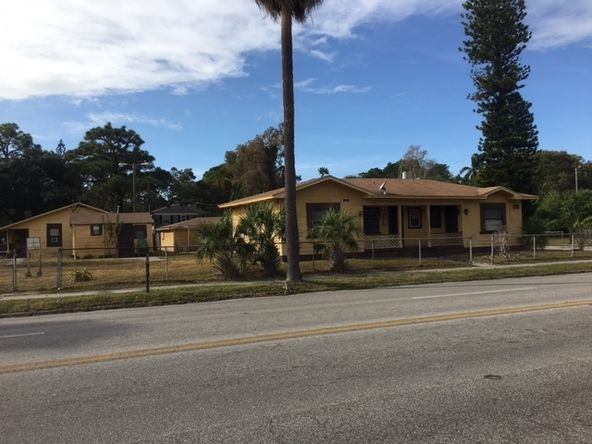 SOUTH SHORE PARK: 2318 4th St S, Saint Petersburg, FL 33705